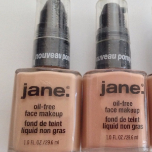 JANE Oil-Free Foundation Face Makeup in 04 Beige